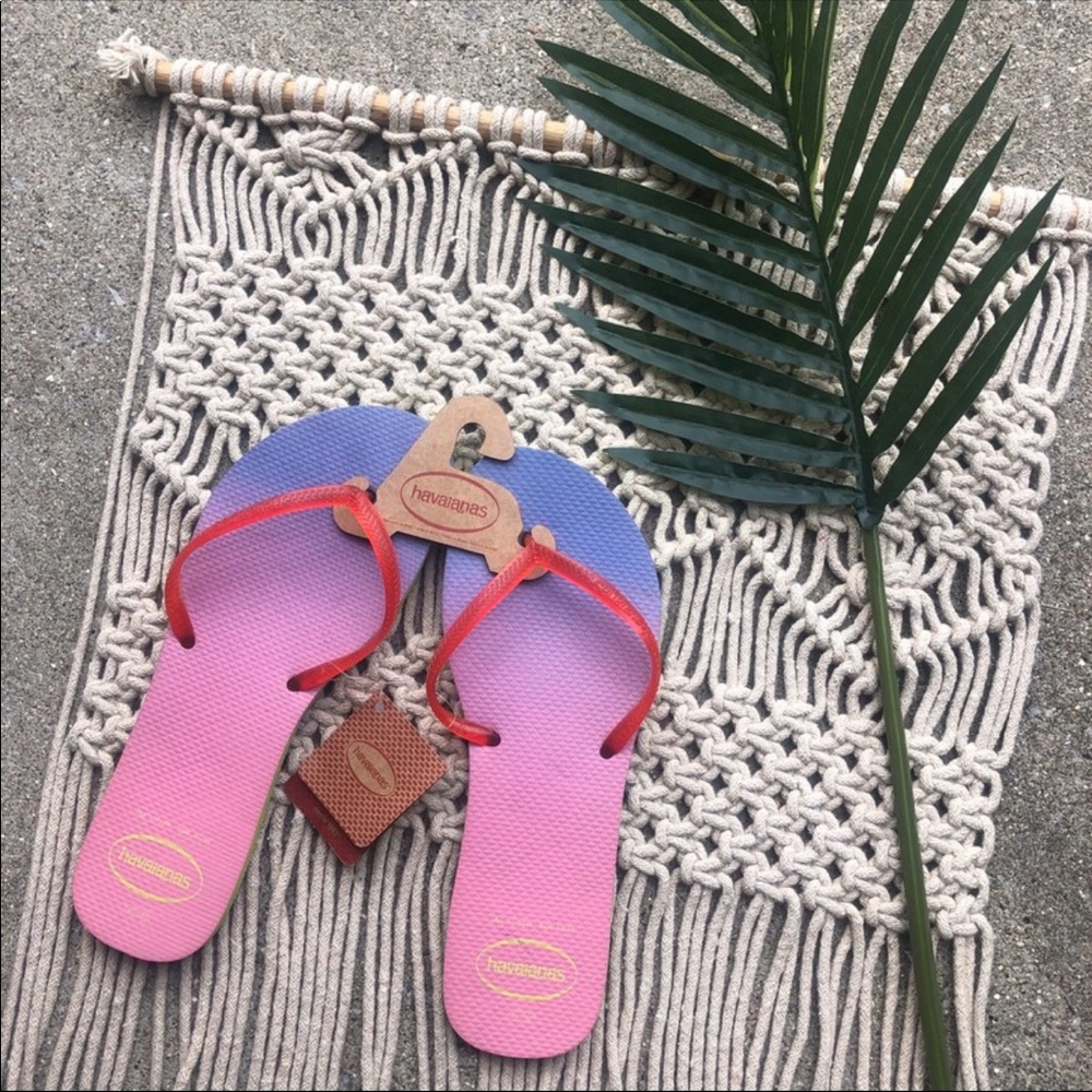 New Havaianas Flip Flops Size 11 / 12 Pink Purple